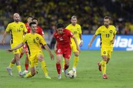 ảnh chụp màn hình bóng đá malaysia và việt nam