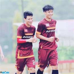 ảnh chụp màn hình bùi tiến dũng cầu thủ bóng đá sinh 1995