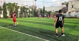 ảnh chụp màn hình sân bóng đá cầu đỏ