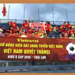 banner cổ vũ bóng đá