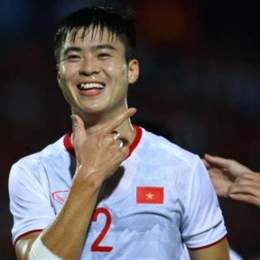 duy mạnh đá bóng