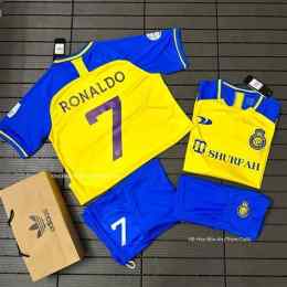 giao diện app áo bóng đá ronaldo