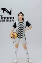 giao diện app quần áo bóng đá nữ
