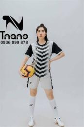 giao diện app quần áo đá bóng nữ