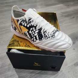 giay da bong adidas