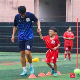 học bóng đá cho trẻ em