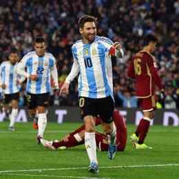 messi ở đội tuyển đá bóng nào