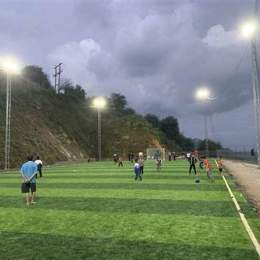 sân bóng dạ phi cơ