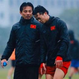 thuốc xịt giảm đau cho cầu thủ bóng đá