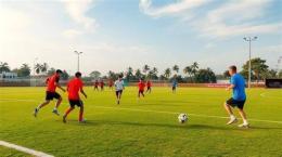 tính năng nổi bật đi đá bóng