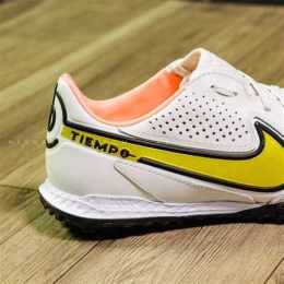 tính năng nổi bật giày đá bóng tiempo
