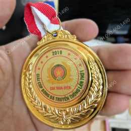 tính năng nổi bật hình ảnh huy chương vàng bóng đá