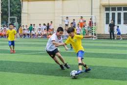 tính năng nổi bật một lớp học có 25 học sinh chơi bóng đá